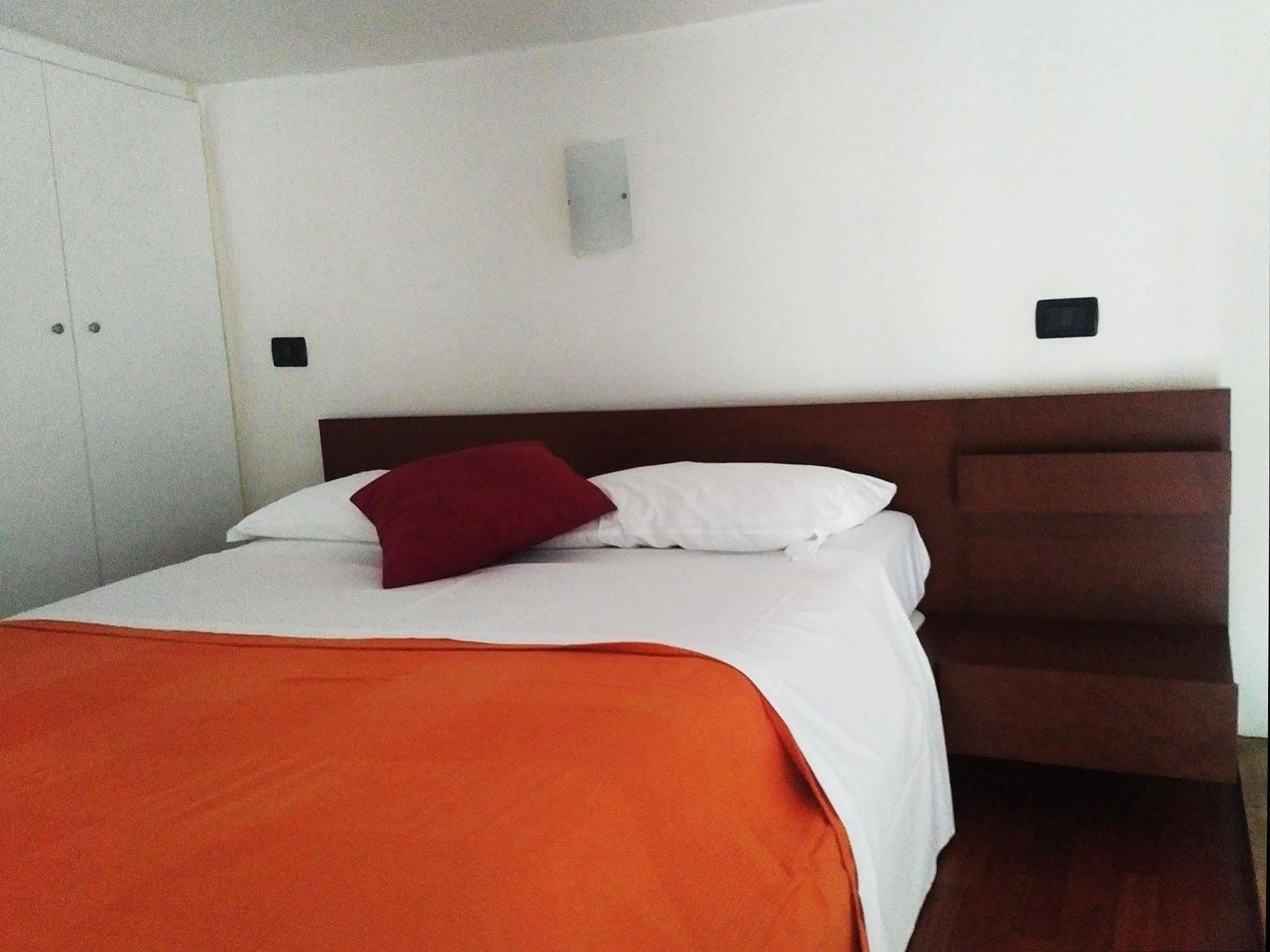 La Casa Di Piero Al Vaticano Bed & Breakfast 2*