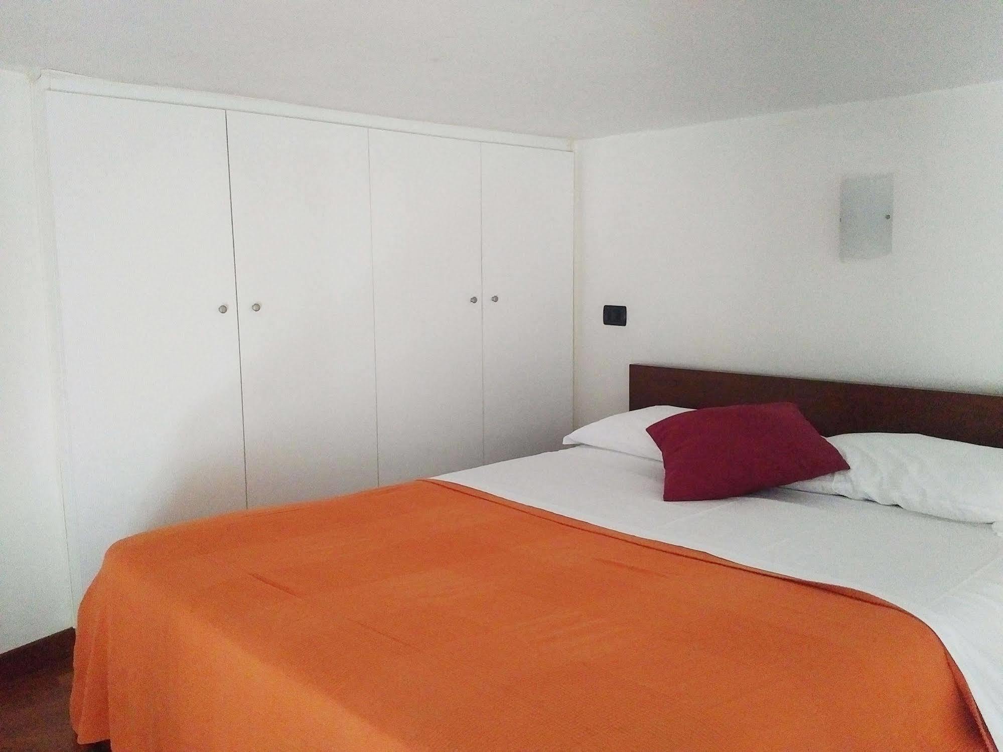 Bed & Breakfast La Casa Di Piero Al Vaticano 2*