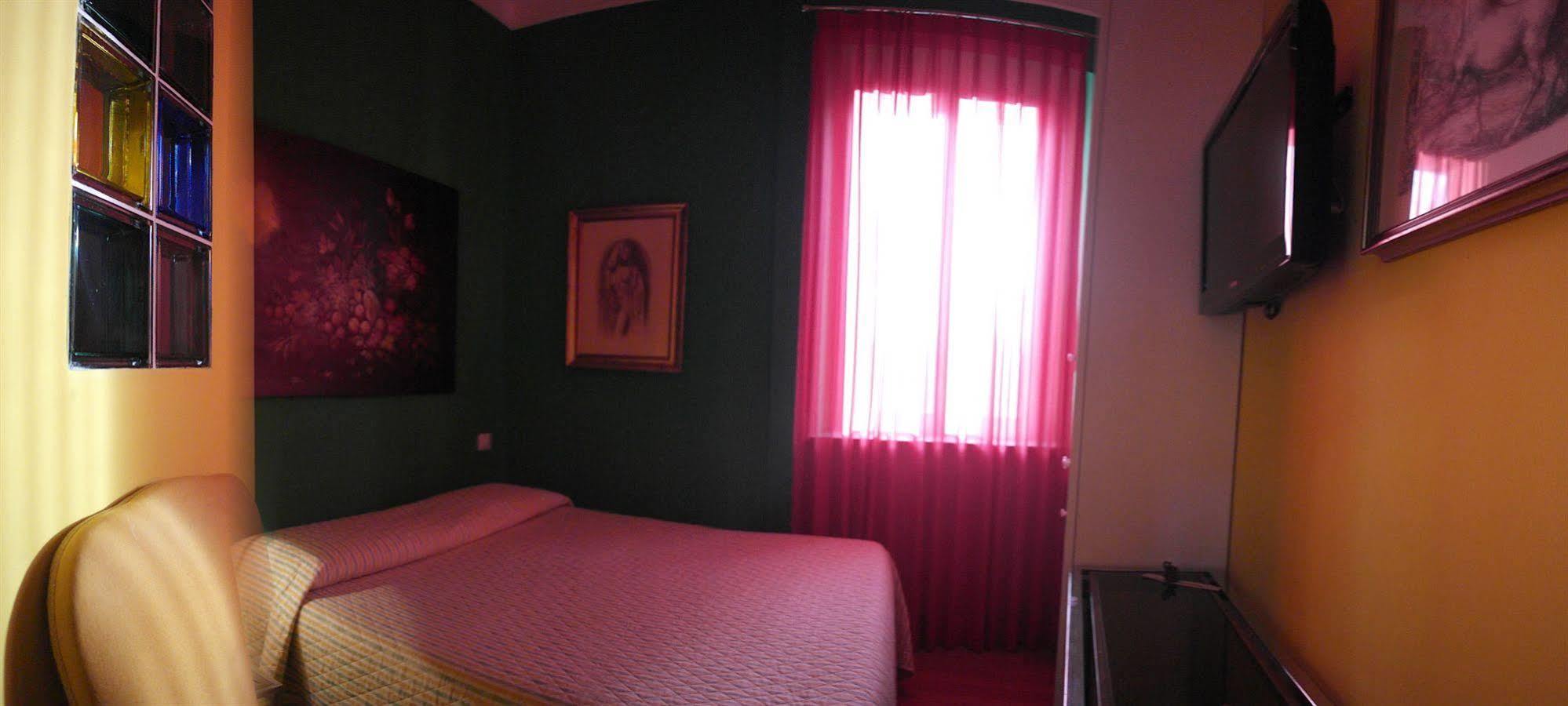 La Casa Di Piero Al Vaticano Frühstückspension 2*